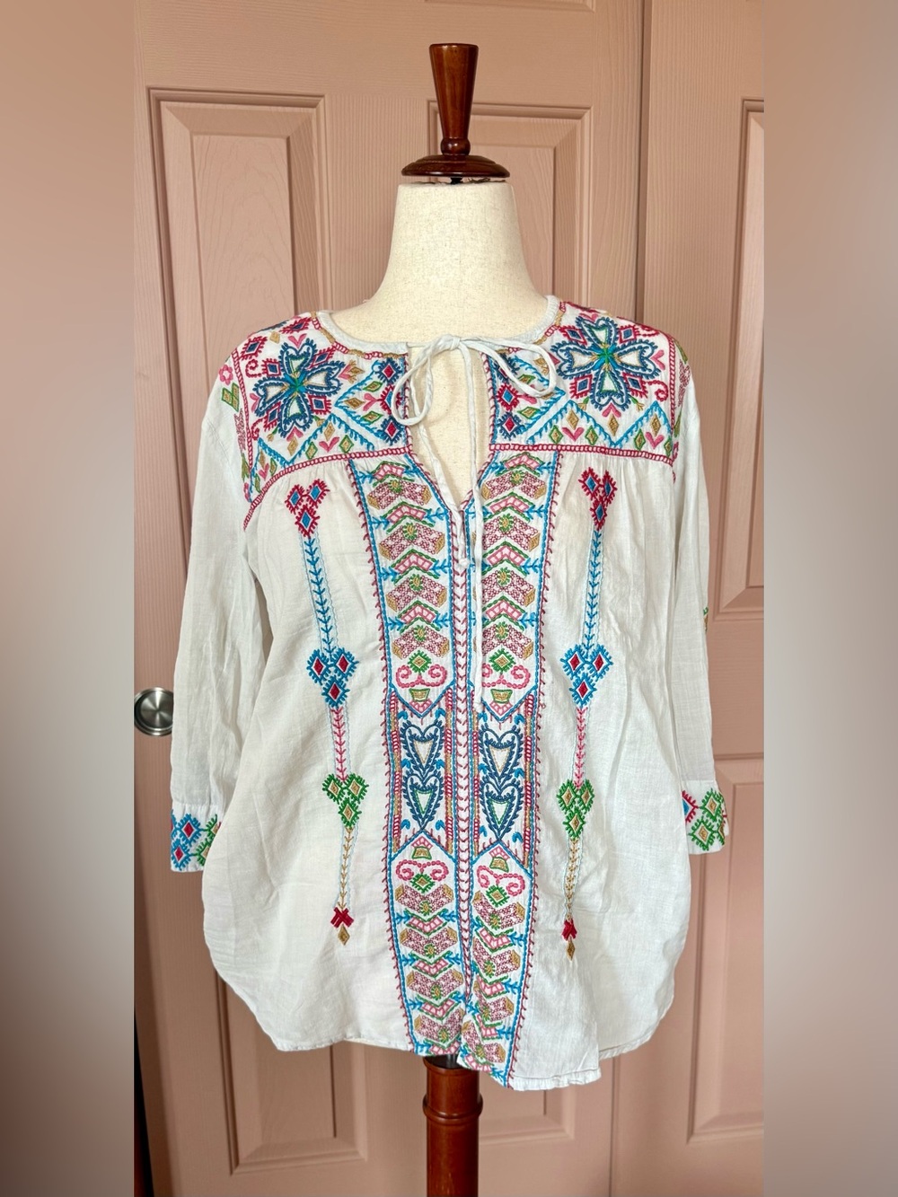 Johnny Was Embroidered White Boho Peasant Top with Multi-Color Accents